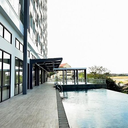 Lovina 8-Ad At One Residence Batam Extérieur photo